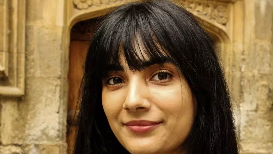 iulia cristiana vatau headshot