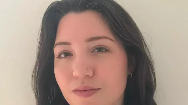 jasmine holland passport size photo