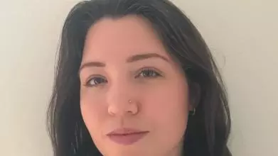 jasmine holland passport size photo