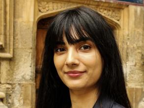 iulia cristiana vatau headshot